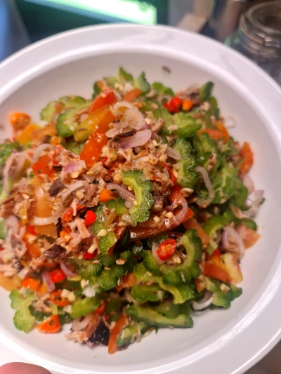Pare Mentah Tongkol Sambel Dabu-dabu