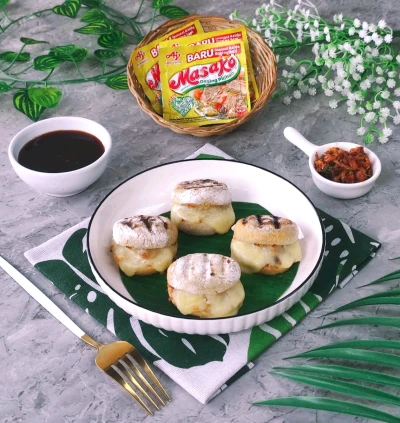 Pempek Tunu Isi Ayam Pedas Mozarella