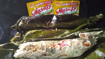 Pepesan Ayam Suwir