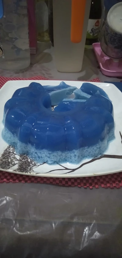 Puding bunga telang
