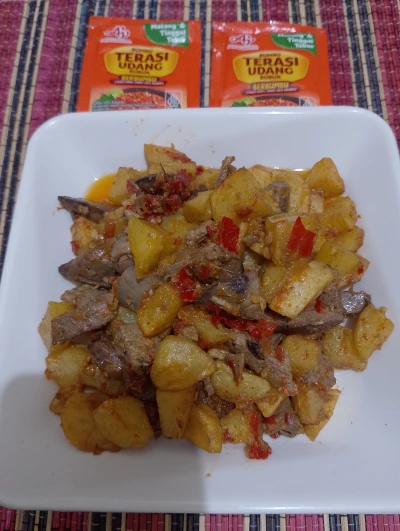 Sambal goreng kentang ati ampela ala terasi udang