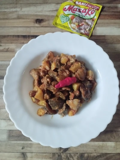 Sambal Goreng Kikil dan Kentang Masako
