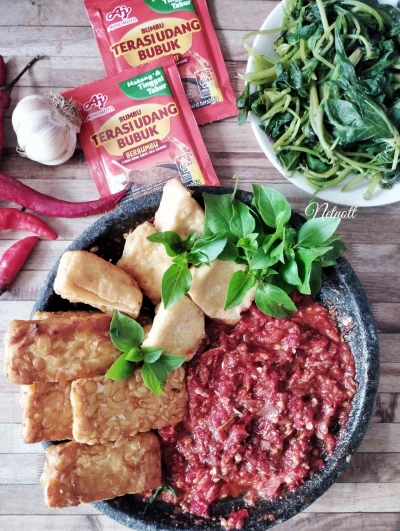 Sambel Penyetan Terasi Ajinomoto