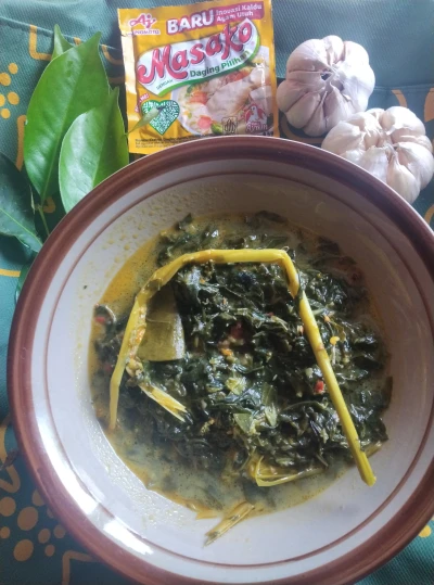 Sayur daun singkong