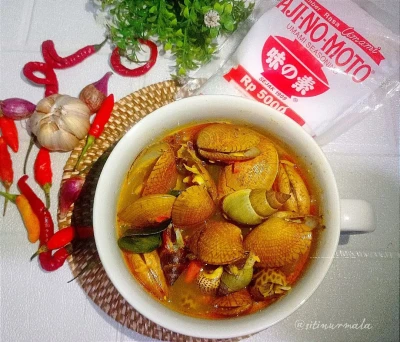 Seafood bumbu kuah kuning pedas