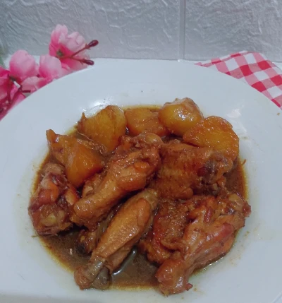 Semur ayam kentang
