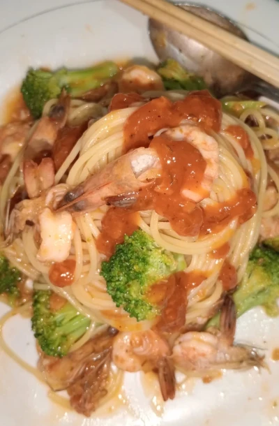 Spaghetti Brokoli Udang Saus Bolognese