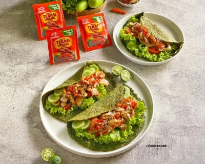 Spinach Wrap Ayam Sambal Matah