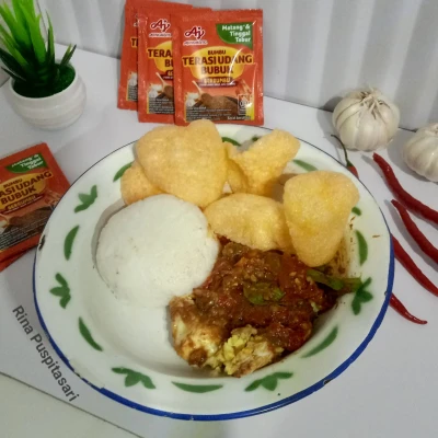 Telur Penyet Sambal Lamongan ala AJINOMOTO® Terasi Udang