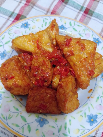 Tempe tahu bumbu balado