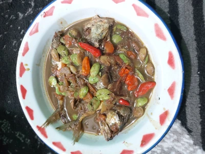 Tumis ikan peda sampur petai