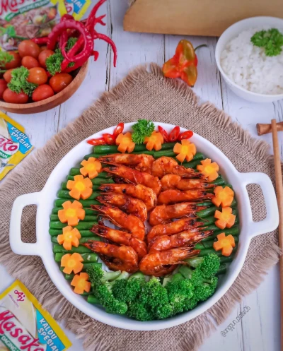 Udang Bakar Madu & Tumis Sayur Sehat
